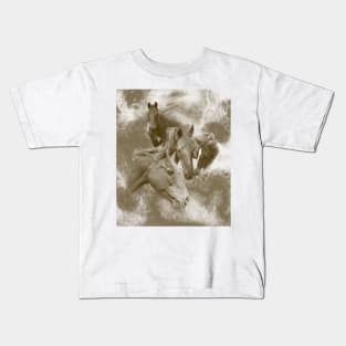 Horses in the mist Kids T-Shirt